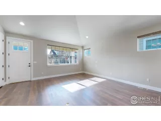 Photo #6: 979876 Listing