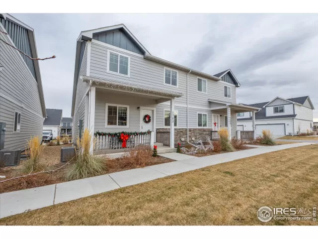 MLS: 979878 Condo For Sale