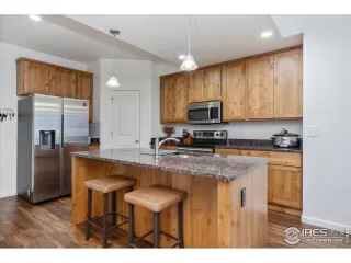 Photo #5: 979878 Listing 