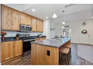 Photo #6: 979878 Listing 