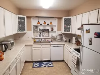 Photo #2: 979970 Listing