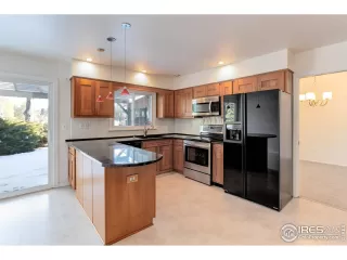 Photo #6: 980021 Listing