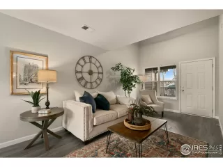 Photo #3: 980029 Listing