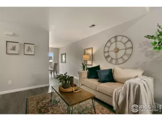 Photo #4: 980029 Listing