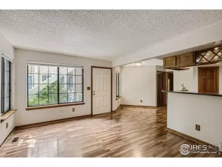 Photo #4: 980075 Listing