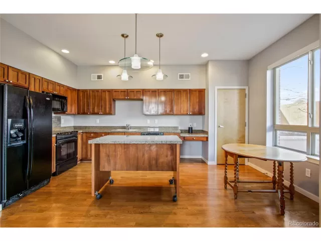 MLS: 9801049 Condo For Sale