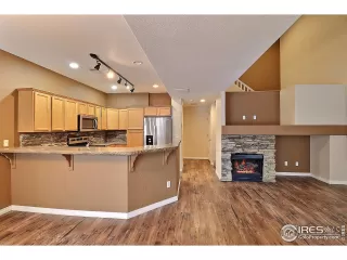 Photo #3: 980124 Listing