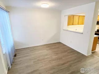 Photo #5: 980141 Listing