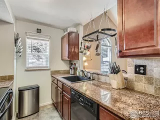 Photo #3: 980154 Listing