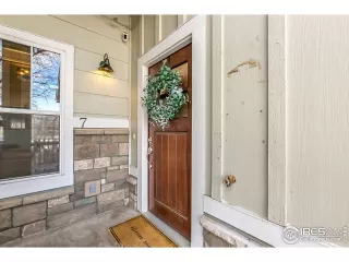 Photo #2: 980209 Listing