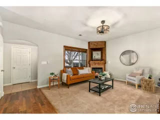 Photo #3: 980209 Listing