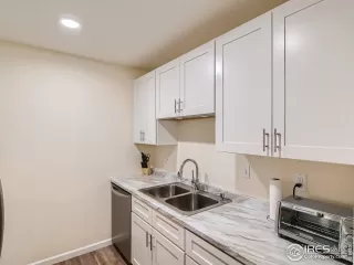 Photo #4: 980272 Listing