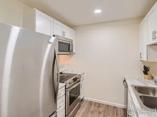 Photo #5: 980272 Listing