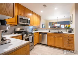 Photo #2: 980351 Listing