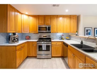 Photo #3: 980351 Listing