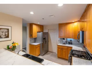 Photo #4: 980351 Listing