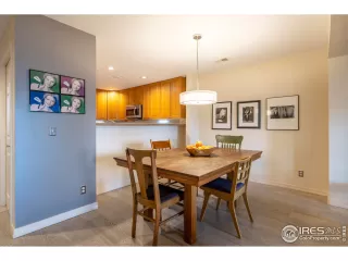 Photo #5: 980351 Listing