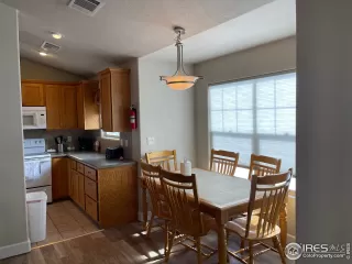 Photo #4: 980369 Listing