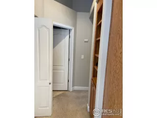 Photo #6: 980369 Listing