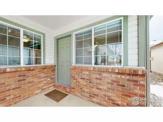 Photo #2: 980401 Listing