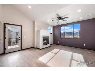 Photo #3: 980419 Listing