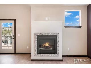 Photo #4: 980419 Listing