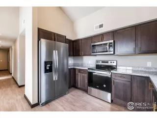 Photo #6: 980419 Listing