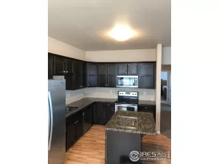 Photo #3: 980422 Listing