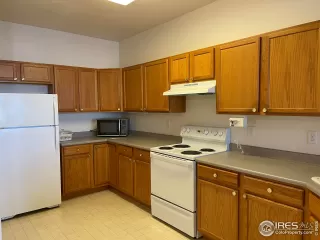 Photo #4: 980461 Listing