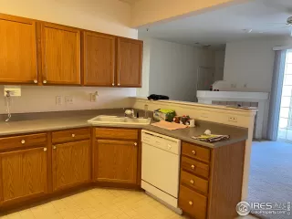 Photo #5: 980461 Listing