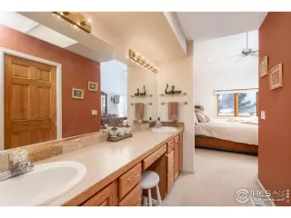 Photo #6: 980478 Listing