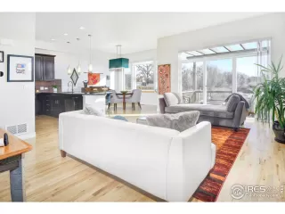 Photo #3: 980493 Listing