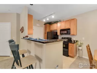 Photo #5: 980511 Listing 