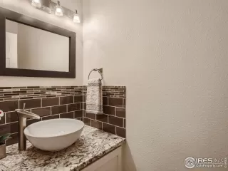 Photo #3: 980537 Listing