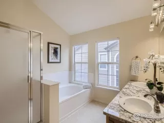 Photo #5: 980537 Listing