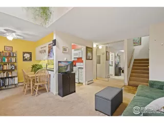 Photo #4: 980544 Listing