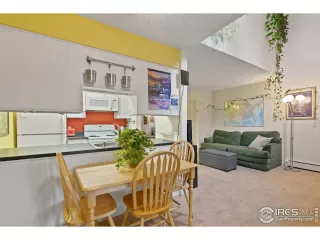 Photo #5: 980544 Listing