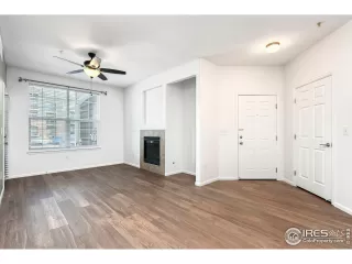 Photo #5: 980601 Listing