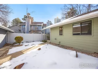 Photo #1: 980614 Listing