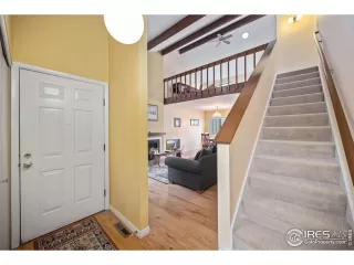 Photo #4: 980614 Listing