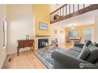 Photo #5: 980614 Listing