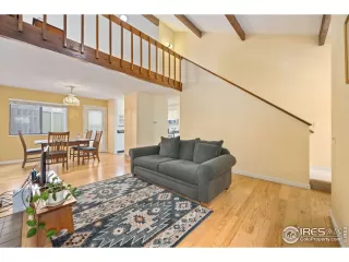 Photo #6: 980614 Listing