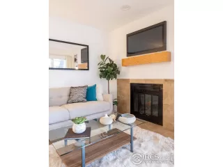 Photo #5: 980641 Listing