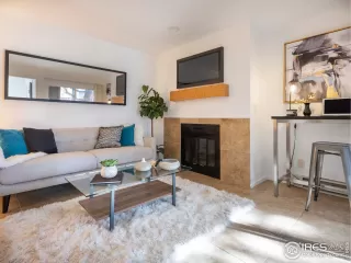 Photo #6: 980641 Listing