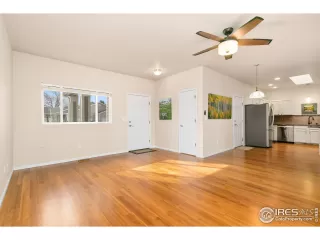 Photo #6: 980664 Listing