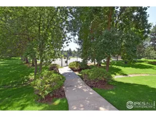 Photo #4: 980688 Listing