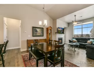 Photo #5: 980704 Listing 