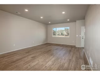 Photo #5: 980721 Listing 