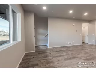 Photo #6: 980721 Listing 