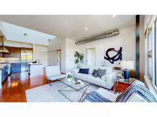 Photo #5: 9807284 Listing